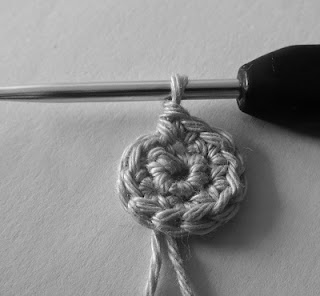 Blog content image for 'kostenlose Häkelanleitung - Tasche und Utensilo/ Körbchen häkeln'