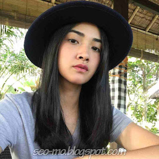 Photo Nadya Arina Pakai Topi Photo Nadya Arina Pakai Topi