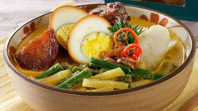 Lontong Sayur Jakarta Spesial Lebaran