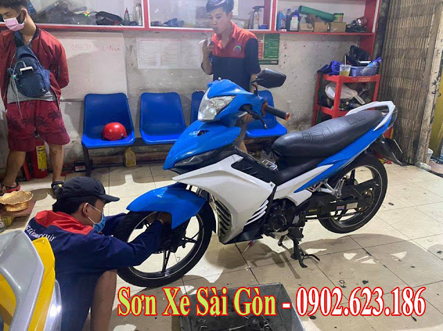 Mẫu sơn xe máy Exciter 135 màu xanh dương cực đẹp