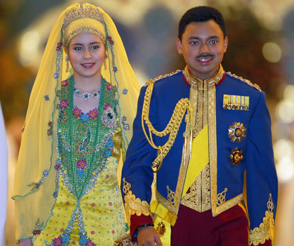 brunei wife sultan bolkiah muhtadee billah majlis hassanal royals diraja salleh richest pengantin istiadat dayangku worldmostamazingthings perkahwinan zero