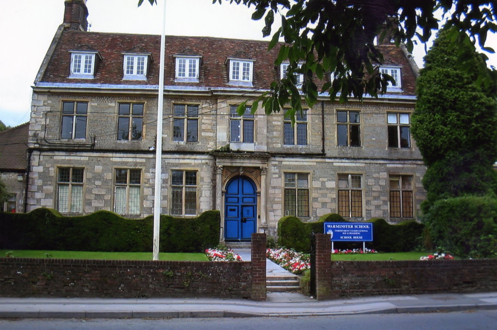 Gnaws School TV