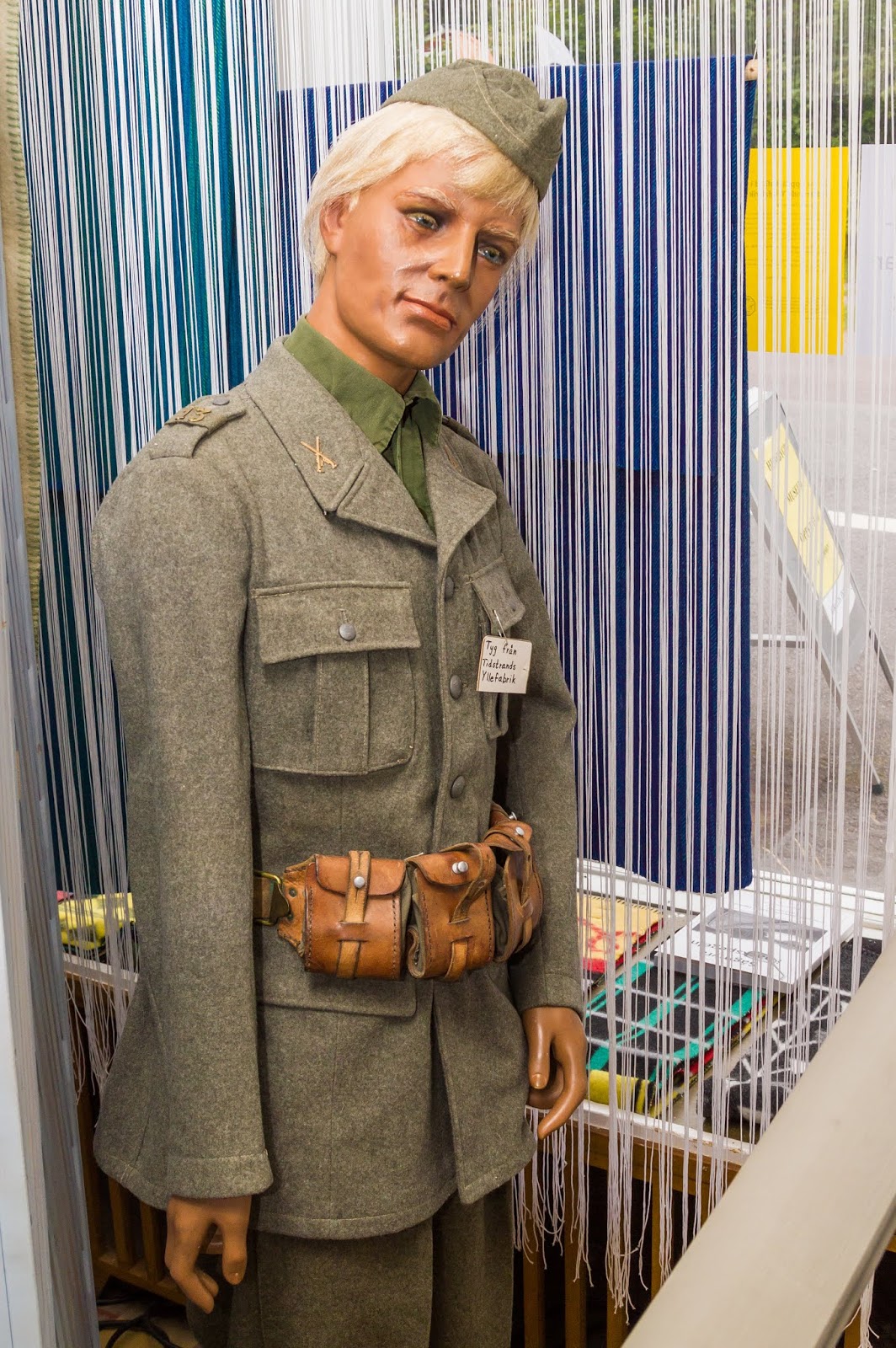 MUSINGS MANNEQUINS IN THE MUSEUM