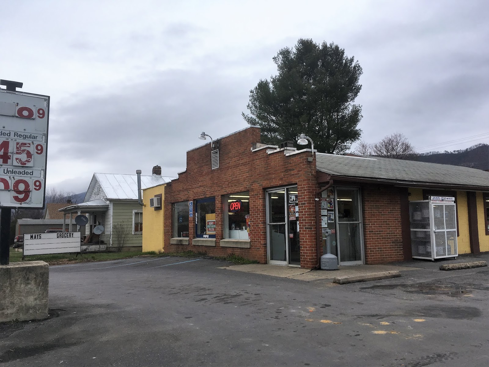 Snapshot Mays Grocery Buena Vista, VA