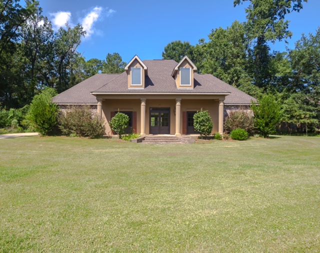 Mandeville La Beautiful Beau Chene Country Club Home 4 Bedroom Covington La Acadian Home Has It All Fireplace Updated Kitchen Granite Throughout Spacious Bedrooms And Lots Of Storage