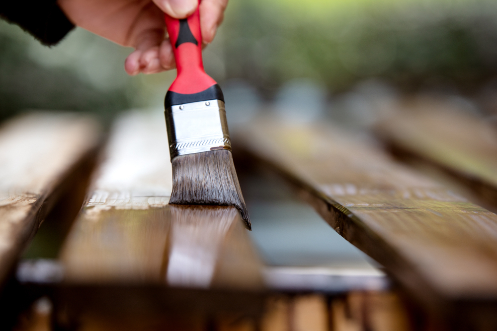 The Difference between Solid Deck Paint VS Transparent Deck Paint