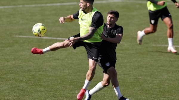 Málaga, entrenamiento de Viernes Santo en La Rosaleda