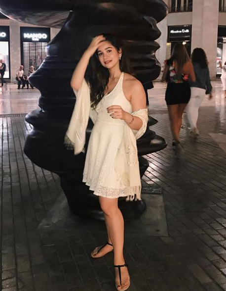 Top 10 Hot & Sexy Photos of Sara Tendulkar
