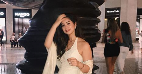 Top 10 Hot & Sexy Photos of Sara Tendulkar