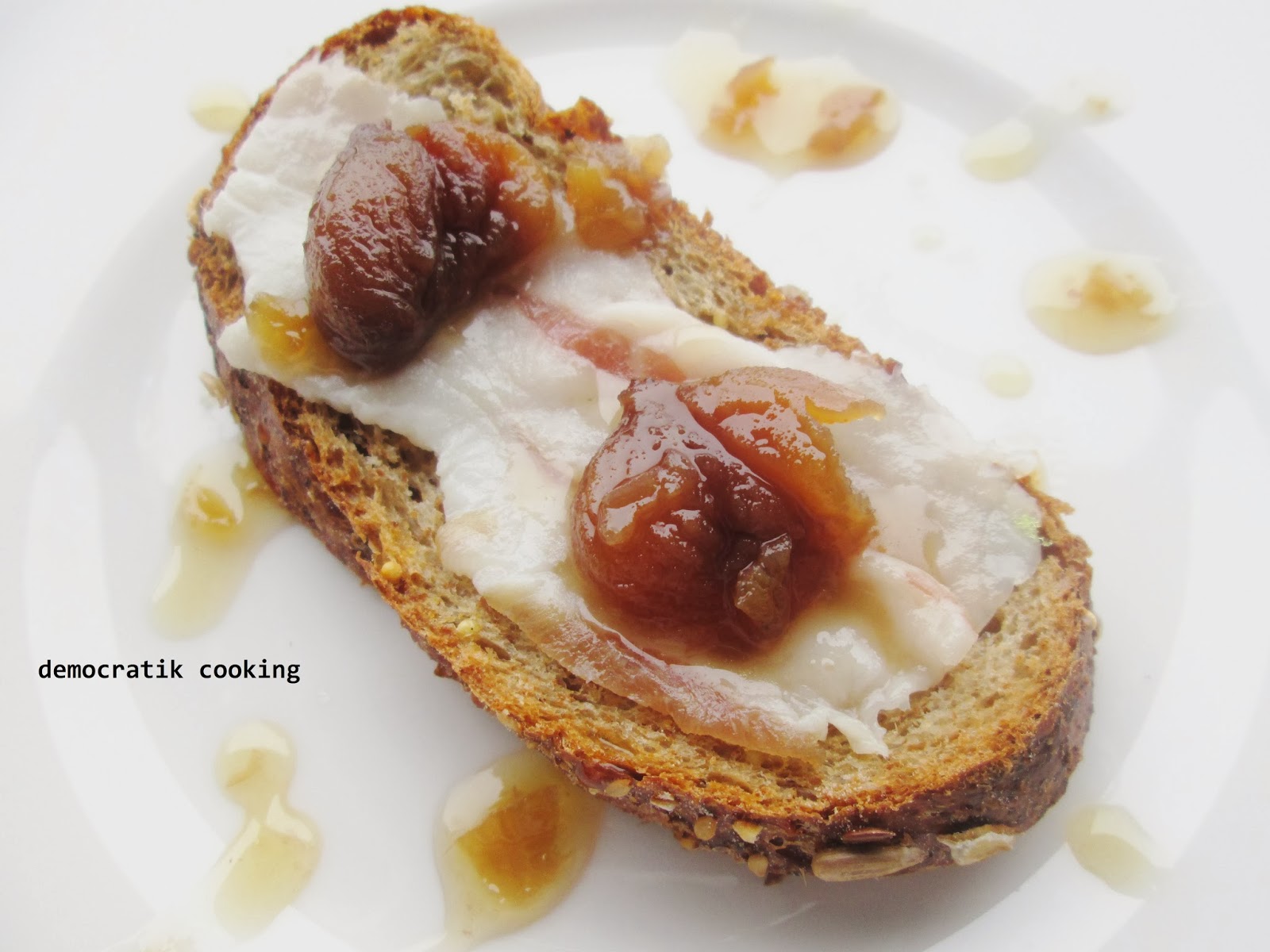 democratik cooking crostini con lardo,castagne bollite e miele millefiori di montagna