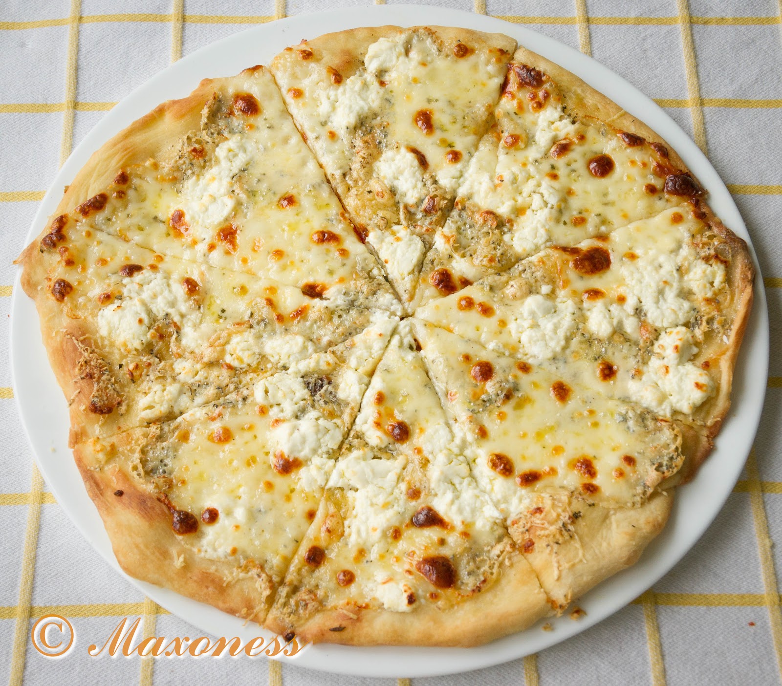 пицца четыре сыра на слоеном тесте фото 23