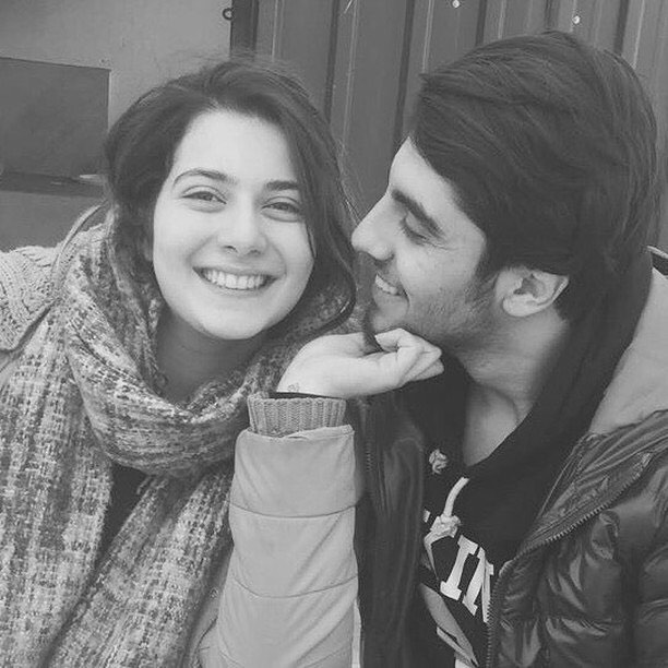 ضحك العاشقين وقفشاتهم .. صور حصرية وجديدة فنون الحب