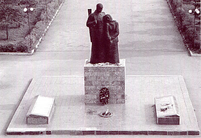 Сочинение про памятник скорбящая мать %25D0%25A1%25D0%25BA%25D0%25BE%25D1%2580%25D0%25B1%25D1%258F%25D1%2589%25D0%25B0%25D1%258F%2B%25D0%25BC%25D0%25B0%25D1%2582%25D1%258C