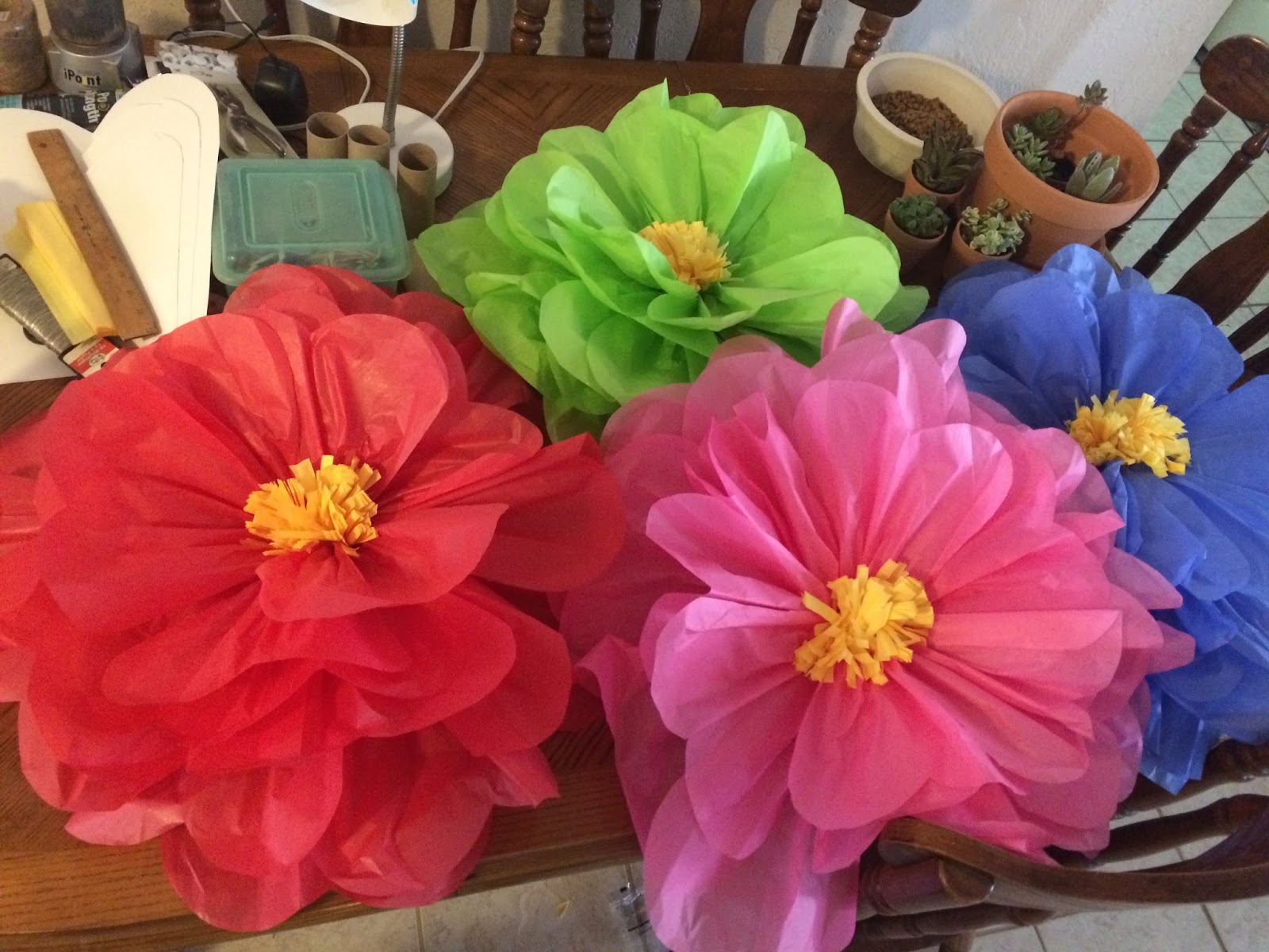 Mom Taxi Julie Giant Hibiscus Tissue Paper Flowers
