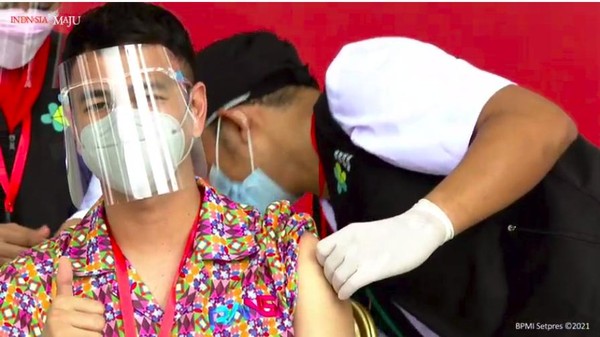 Ikut Pesta Usai Divaksin, Raffi Ahmad Minta Maaf ke Presiden dan Masyarakat Ikut Pesta Usai Divaksin, Raffi Ahmad Minta Maaf ke Presiden dan Masyarakat