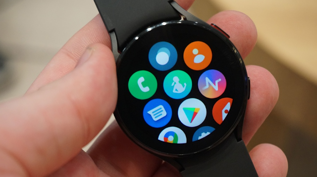 أطلقت سامسونج تطبيق WalkieTalkie لمستخدمي Galaxy Watch 4