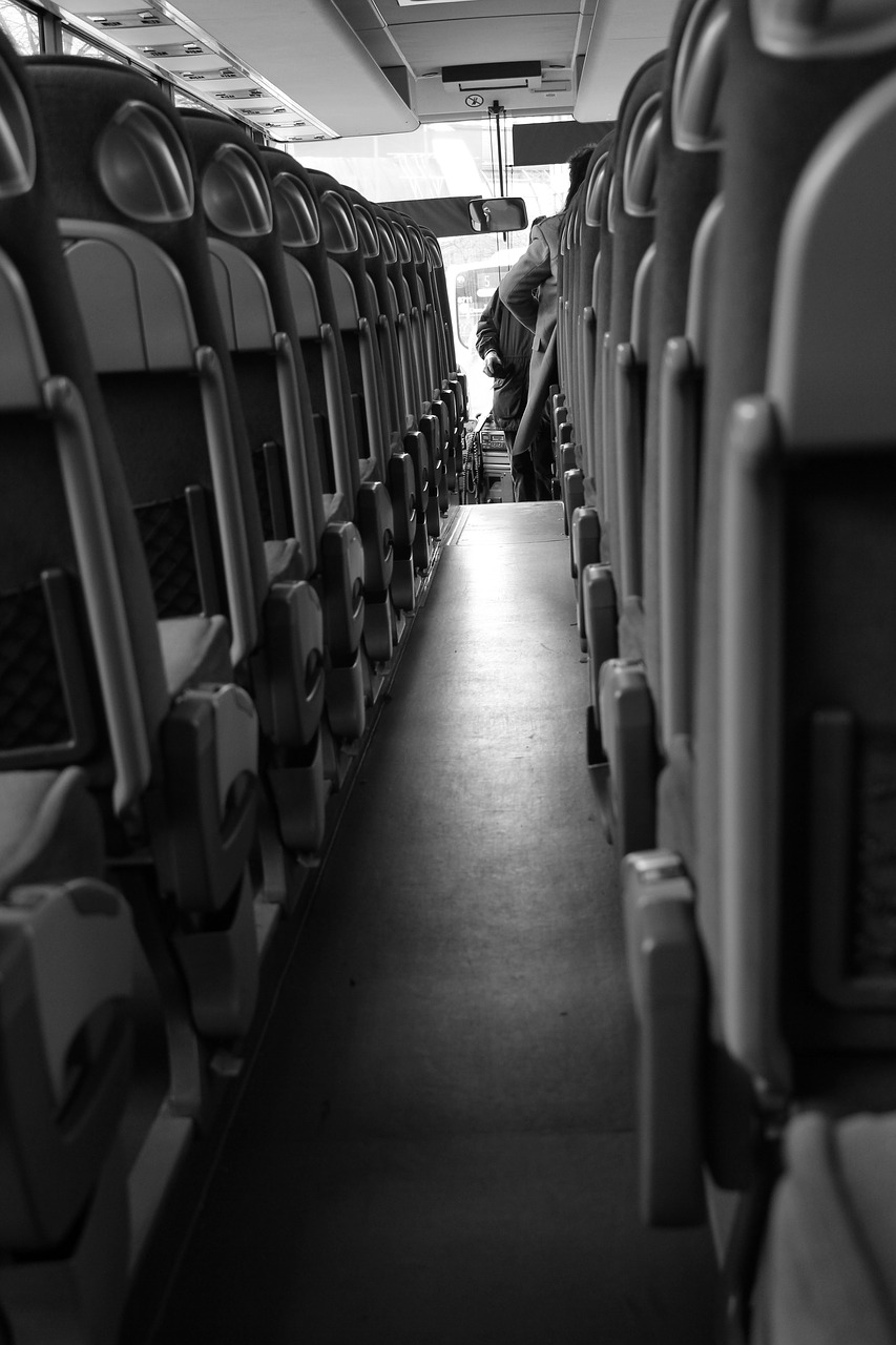 GENERAL TOPICS AND TIPS 7 TIPS TO ENJOY LONG BUS RIDE