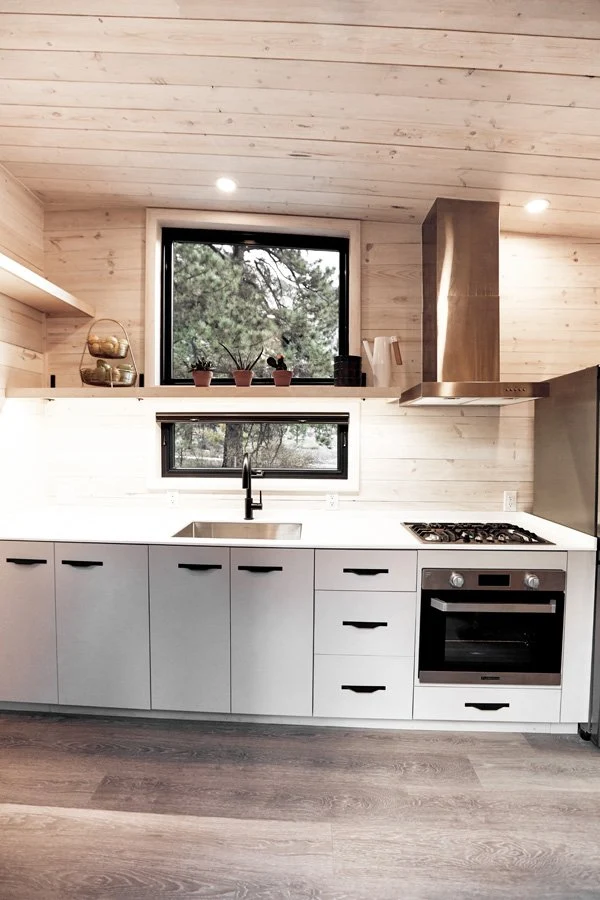 luxury-modern-house-kitchen