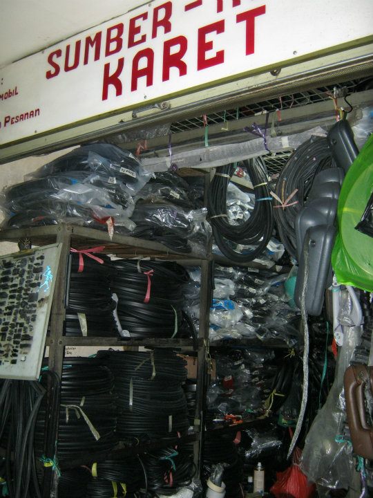 Sumber Motor (Toko Sumber Jaya): Khusus Karet-Karet Mobil & Menerima