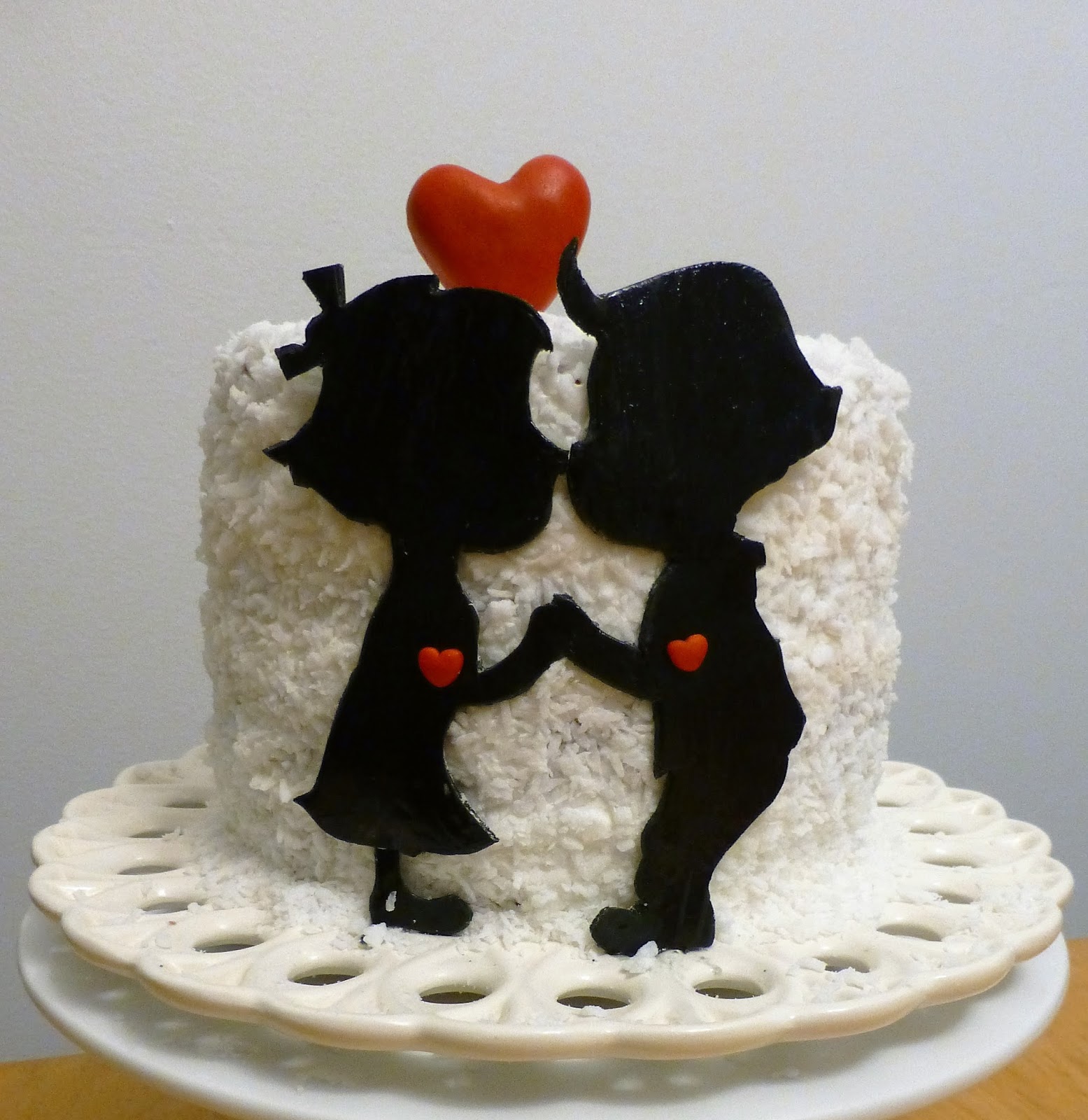 CakeSophia First kiss cake