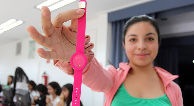 Claudia Rivera dará seguimiento al programa de pulseras de seguridad para mujeres