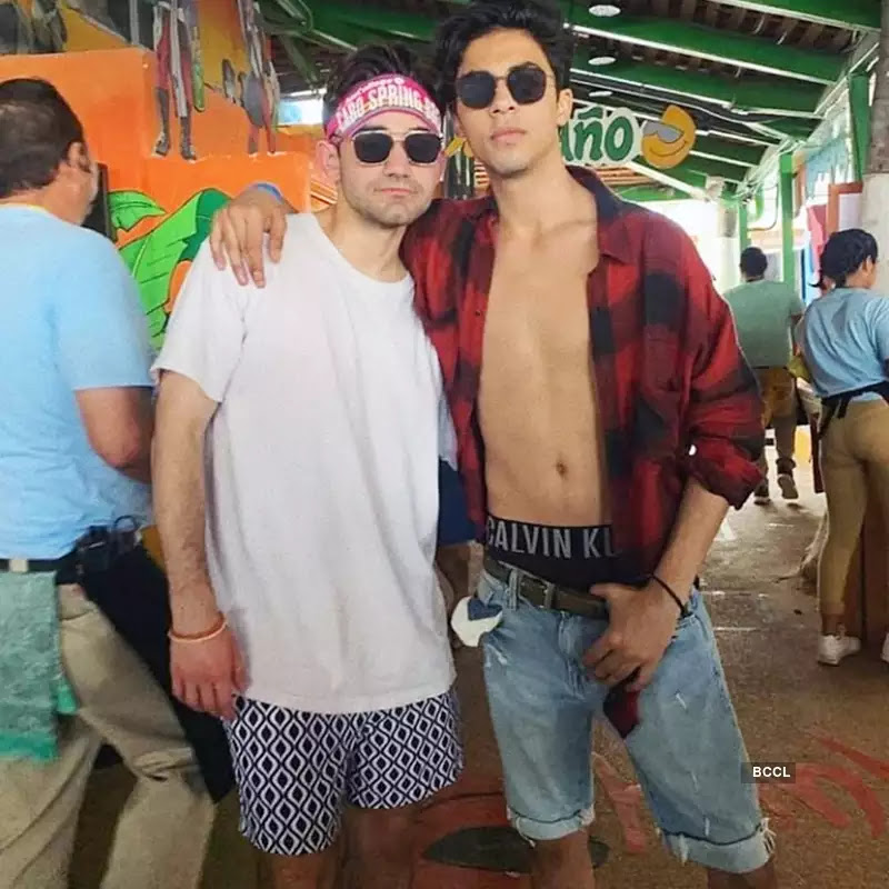 Shirtless Bollywood Men: In the name of the Father: Aryan Khan (23) or