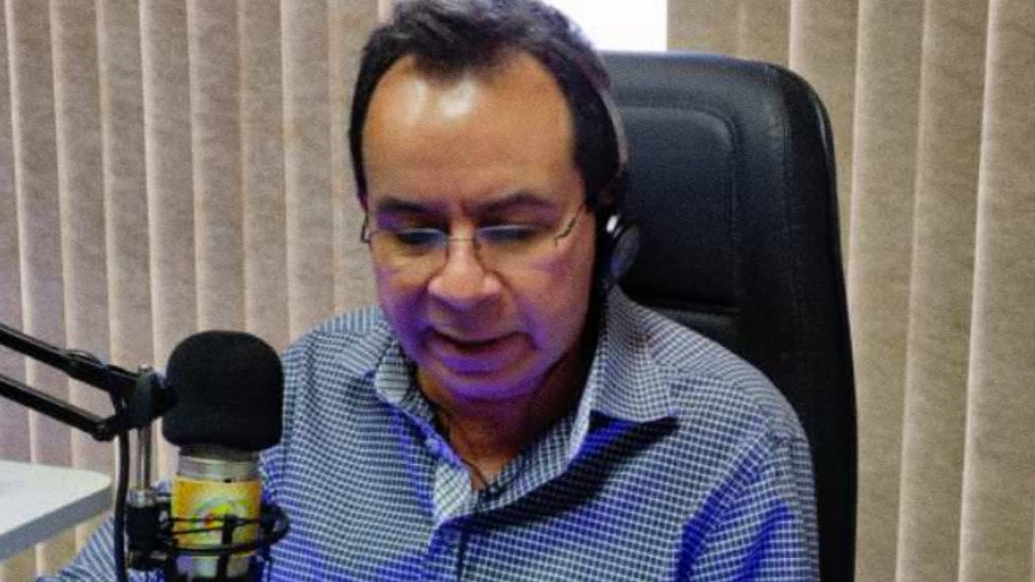 Radialista Anchieta Santos morre aos 61 anos em Afogados da Ingazeira