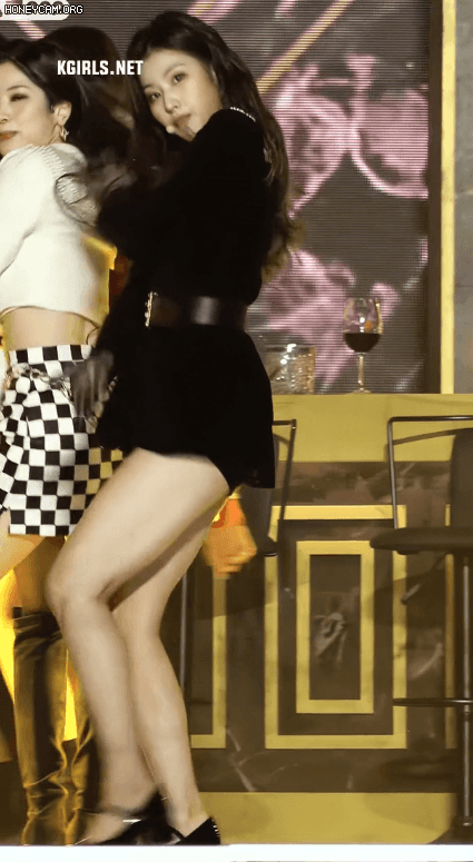 섹시한 사나 각선미 - 꾸르