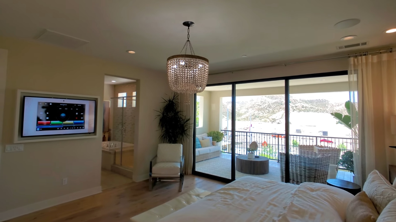 28 Photos vs. Model Home for Sale | Luxury Home in Santa Clarita, CA vs. Interior Design Tour