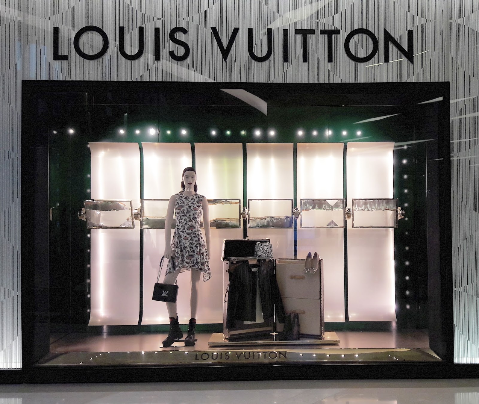 Bangkok, Thailand - June 02 2019: LOUIS VUITTION or LV Logo on Brand of  Retail Store at EMPORIUM. Night Time Editorial Photo - Image of clothing,  editorial: 149587016