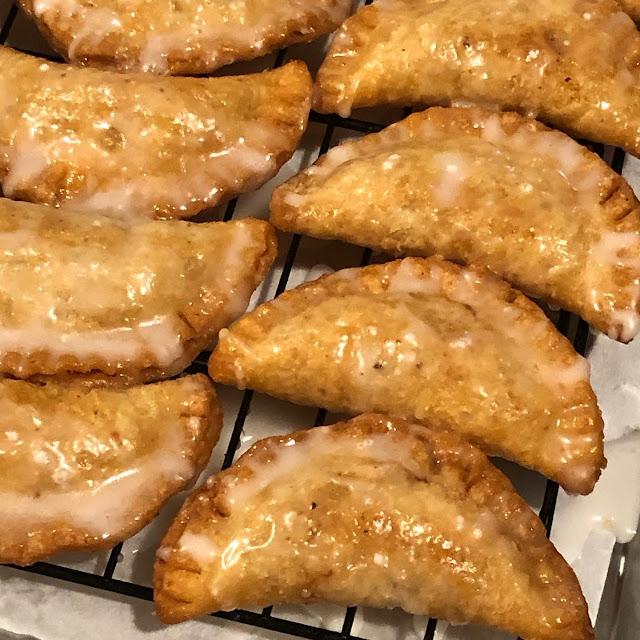 Old Fashioned Apple Hand Pies