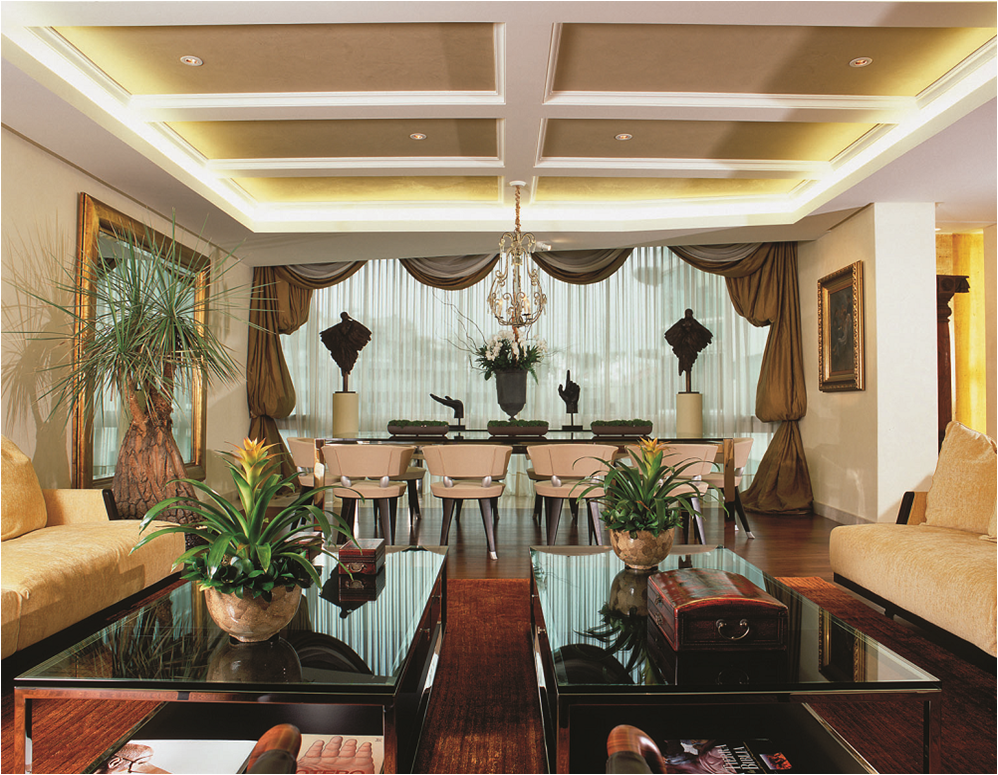 Martínez Sordo: Composición y elementos para decorar la sala.