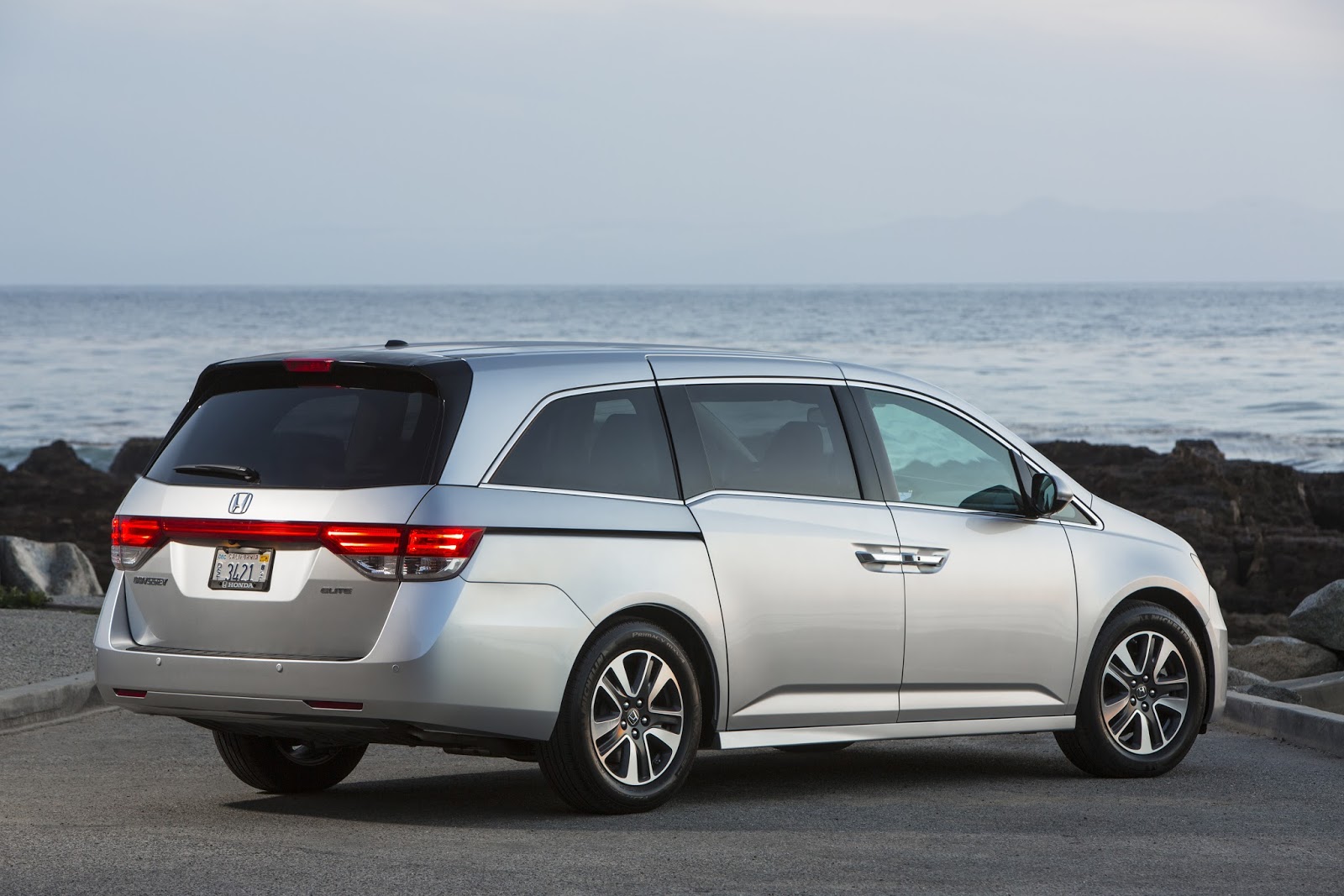 2016: A Cheaper Odyssey (The 2016 Honda Odyssey SE)