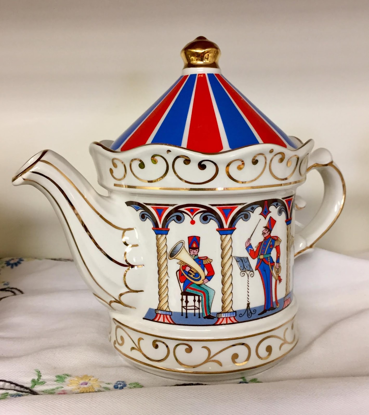 Strictly Oompah Tea for tuba my favorite tea pot!