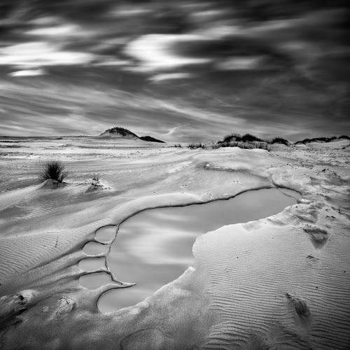 08-Gulliver-Photographer-Dariusz-Klimczak-Surreal-Dream-World-www-designstack-co