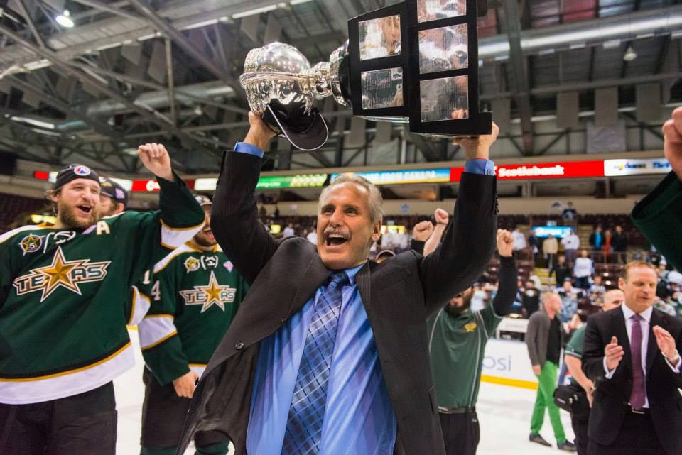 Vancouver Canucks Hire Coach Willie Desjardins
