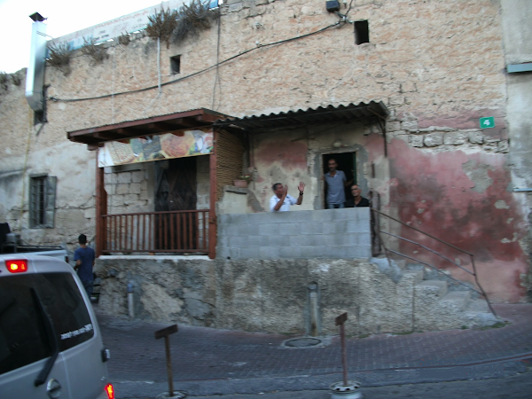 Imagen de una calle en Nazareth a la caída de la tarde