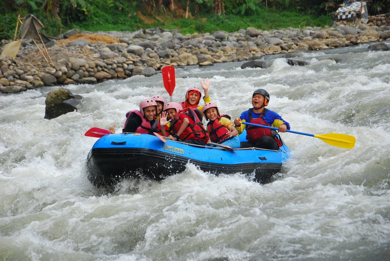Arung Jeram di Sungai Serayu, Pilihan Wisata Bersama