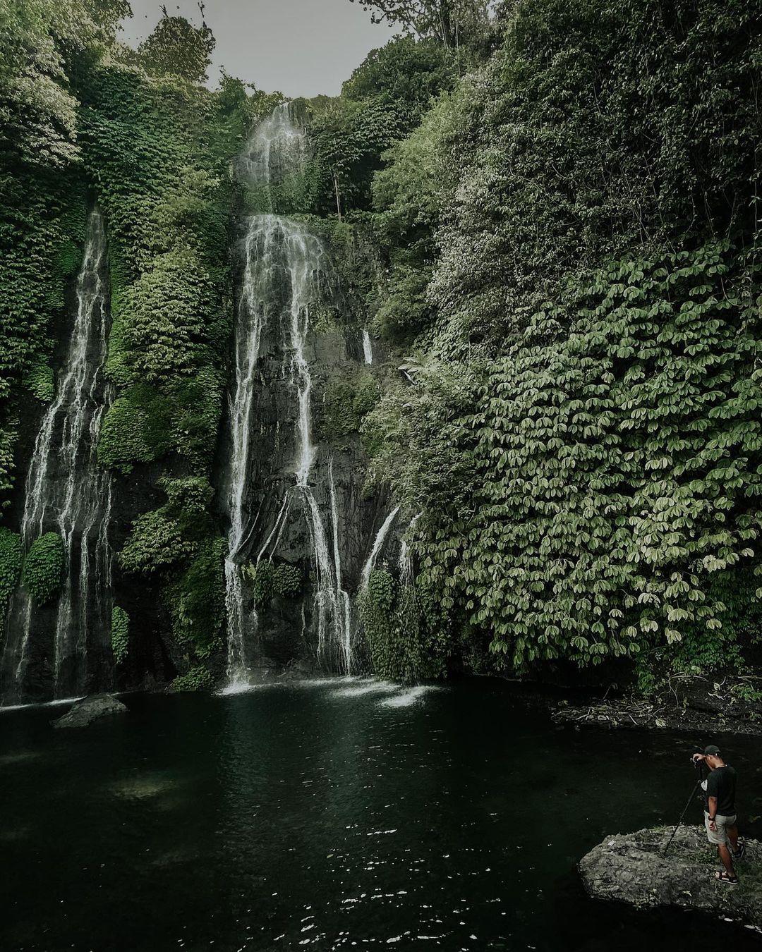 Air terjun yang dikenal dengan nama Banyumala Twin Waterfall ini jadi satu dari sekian banyak air terjun terkenal yang ada di Bali