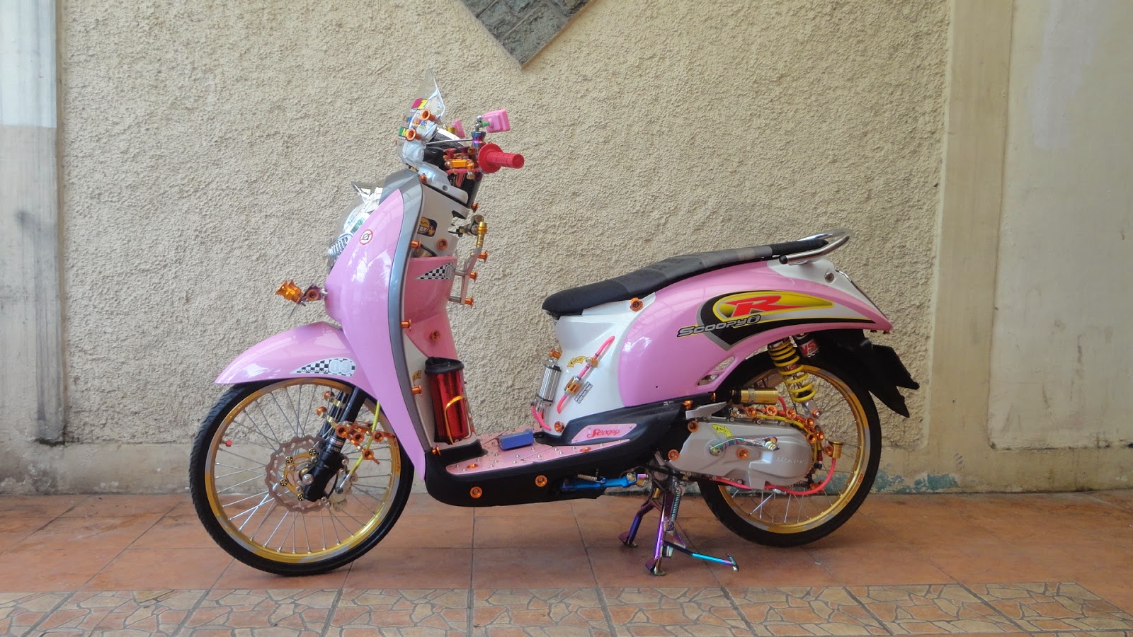 Koleksi Modif Motor Vario Hello Kitty Lampak Modifikasi