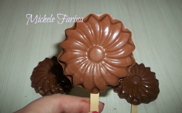 Pirulito de bolacha em forma de flor: Michele Farina - Espaço das delícias  culinárias