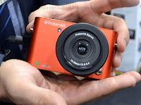 سامسونغ تعلن عن كاميرا رقمية تعمل بنظام أندرويد وبعدسة قابلة للتغيير 