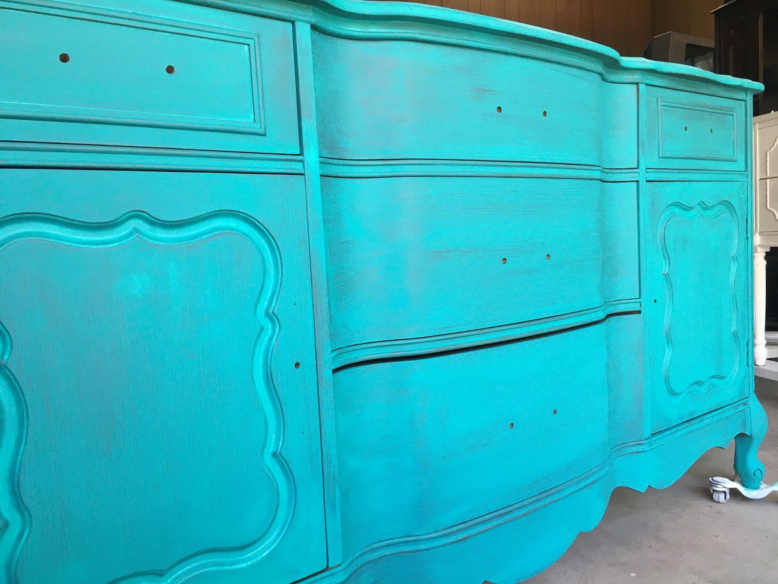 How to Create a Blended Paint Furniture Finish