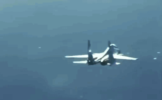 Vì sao Nga phải cần tới 3 tiêm kích Su-35 để đánh chặn máy bay ném bom B-1B Lancer của Mỹ?