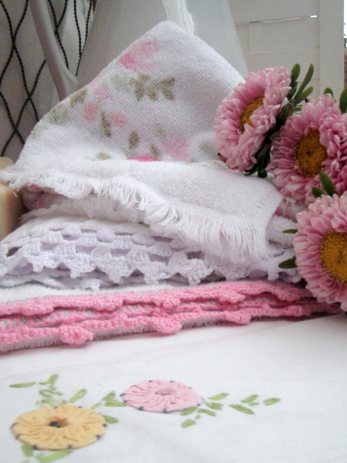 Cabin & Cottage Vintage Bath Towels