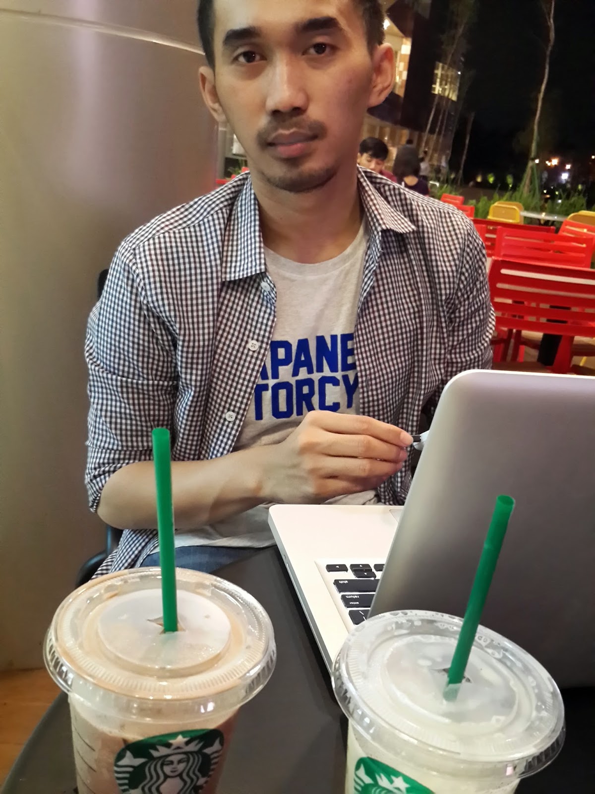 Starbucks Paling Enak di  Bintaro  Xchange  Mall Bebas Menulis