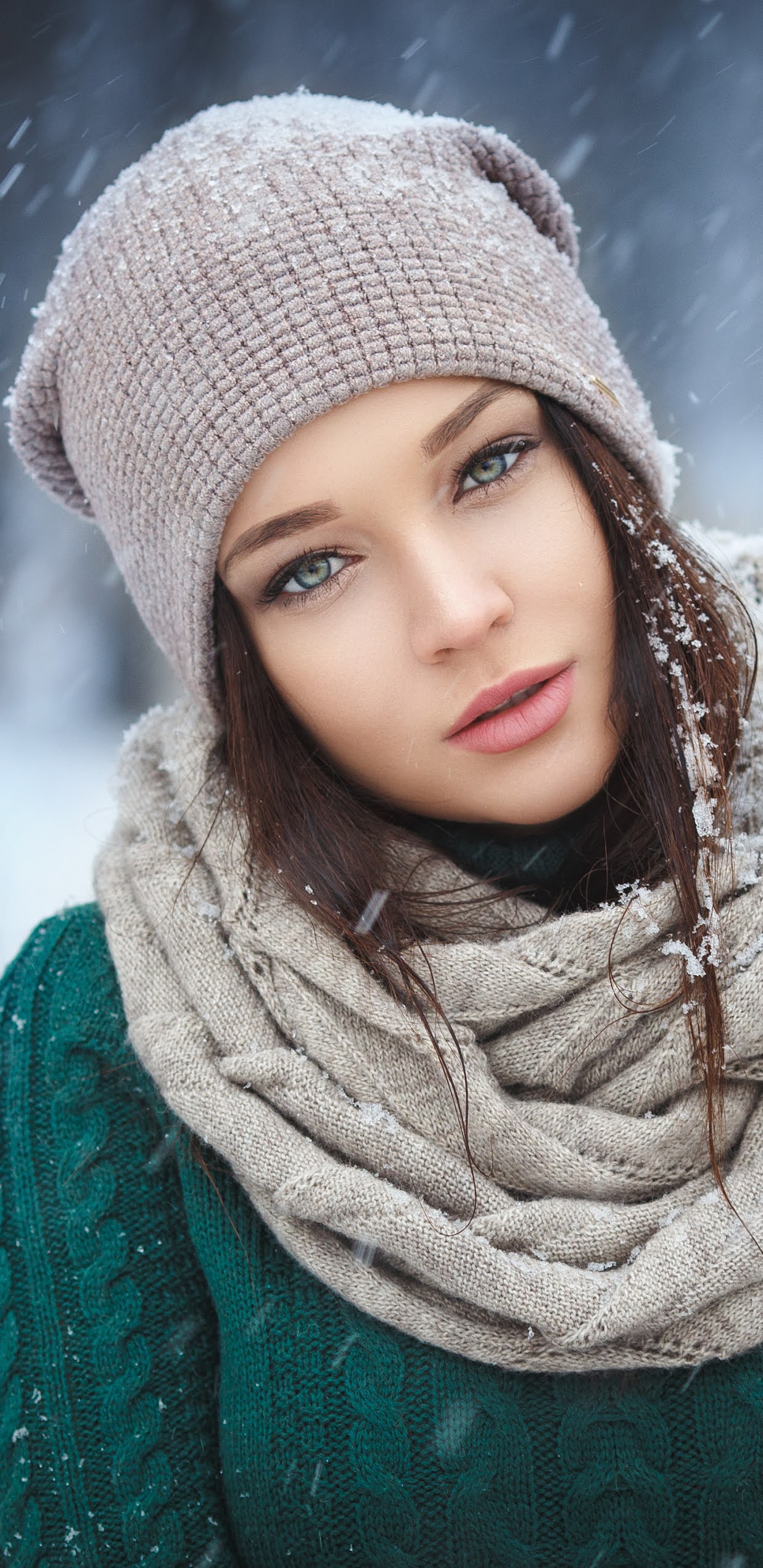 Ukraine Model Angelina Petrova Wallpaper HD Mobile Walls