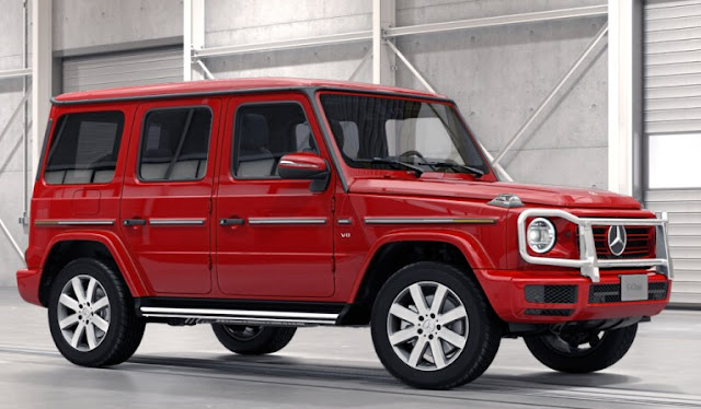 This is a very bright and rich shade of red color that's called G Manufactur Jupiter Red available for the 2021 Mercedes G-Class.