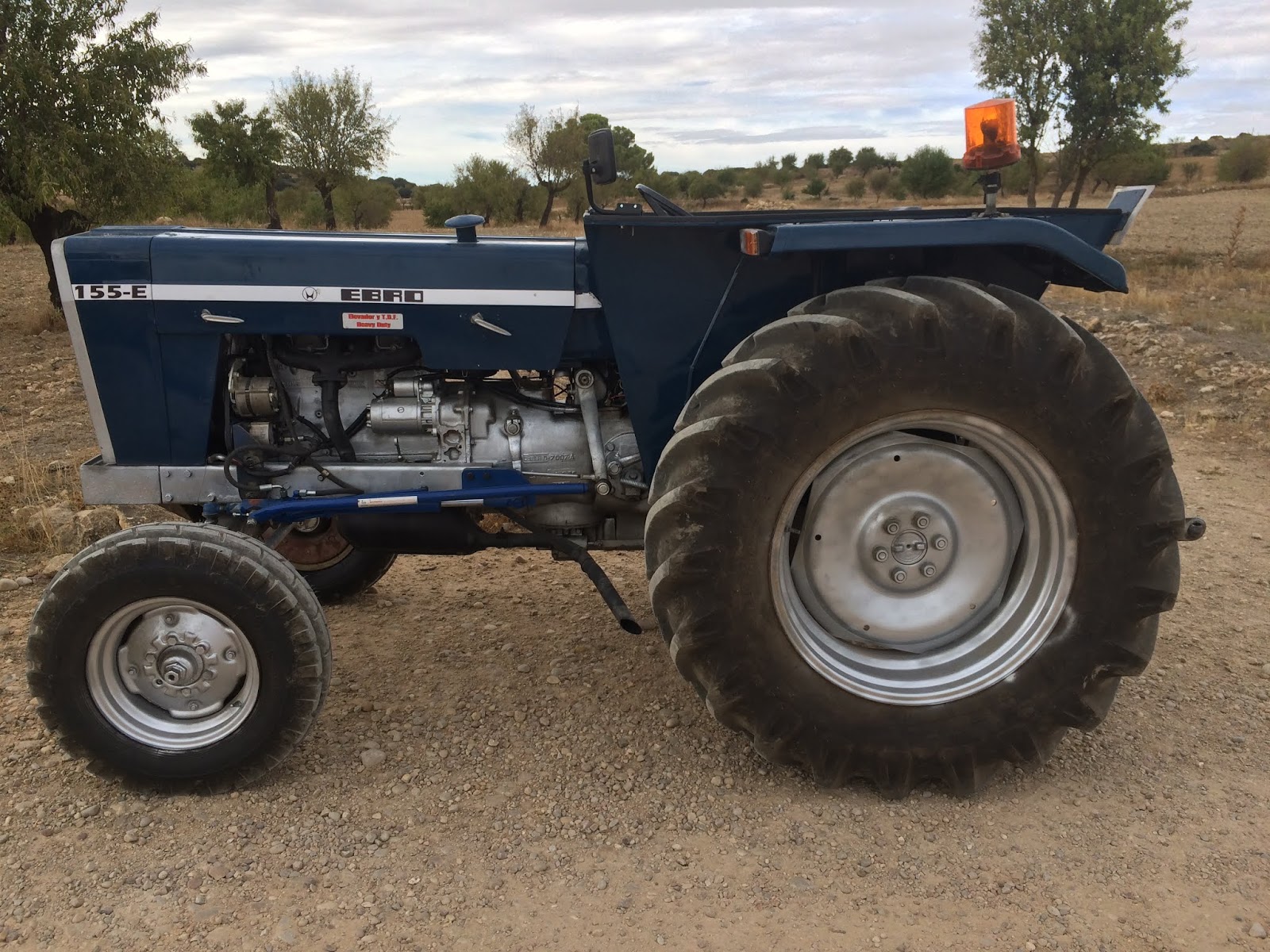 Más que Máquinas Agrícolas RESTAURACIÓN DEL TRACTOR EBRO 155E