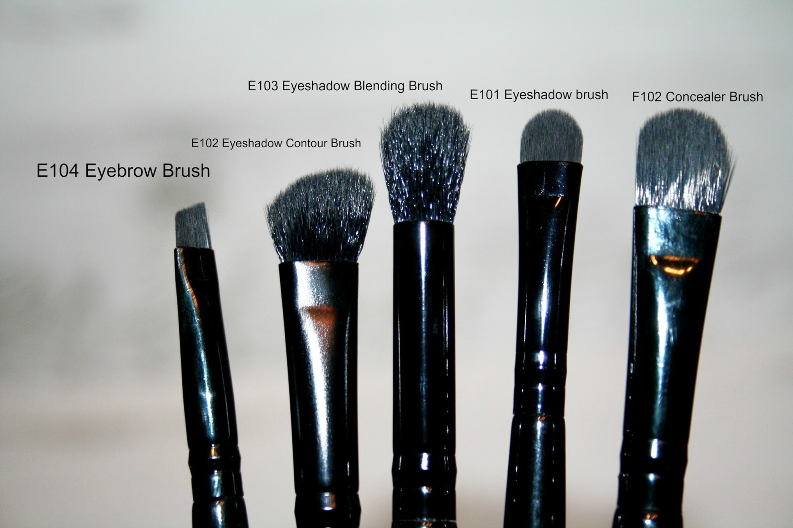 beautyqueenuk Makeup Revolution 9 Piece Amazing Brush Collection